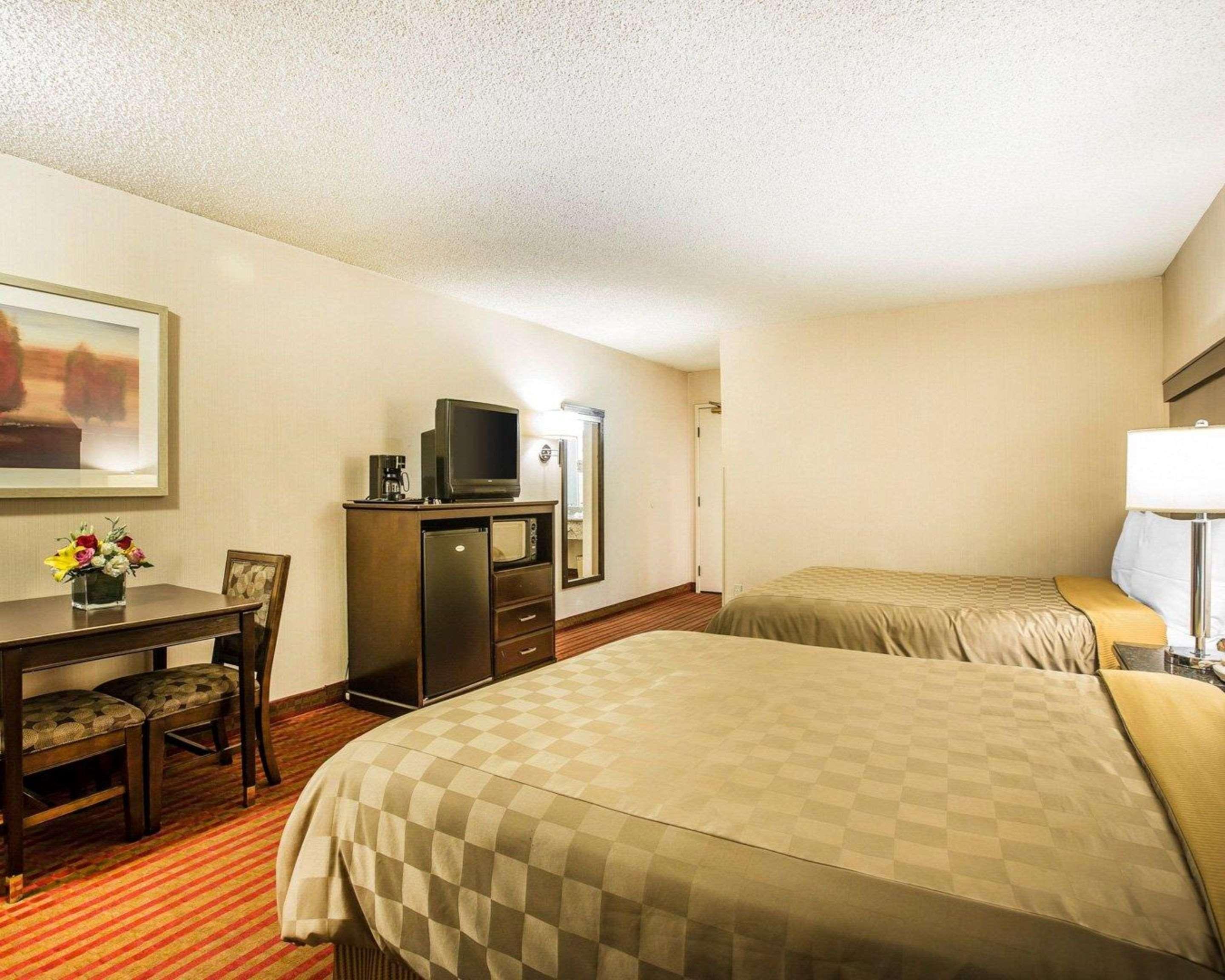 California Inn And Suites בייקרספילד מראה חיצוני תמונה